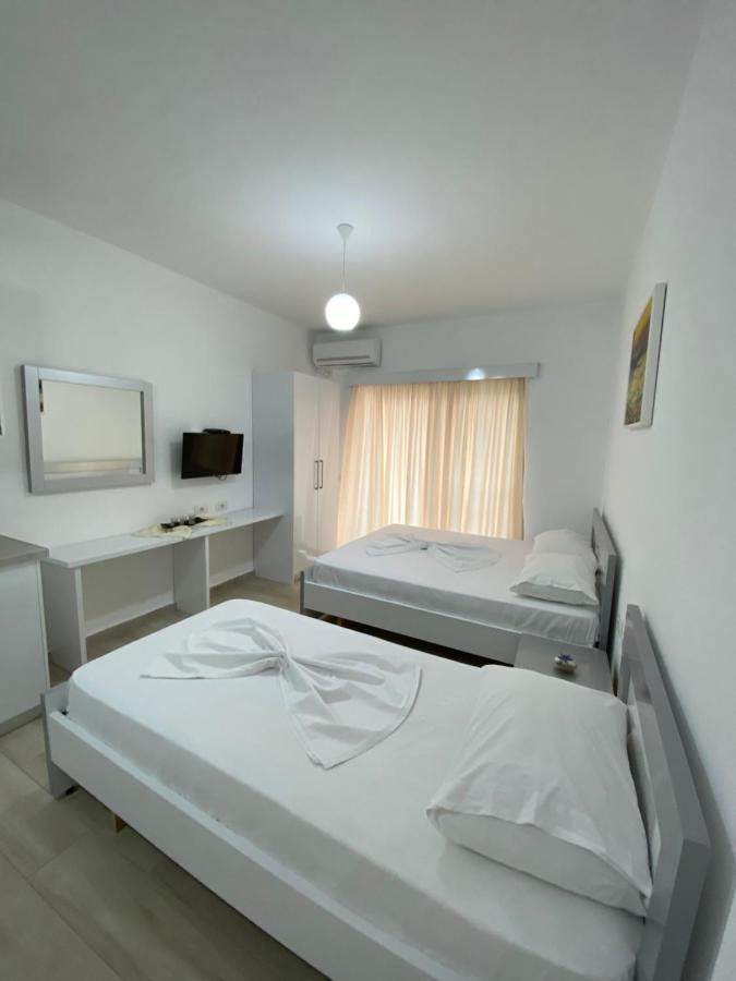 Hotel Andrea Sarandë Exterior foto