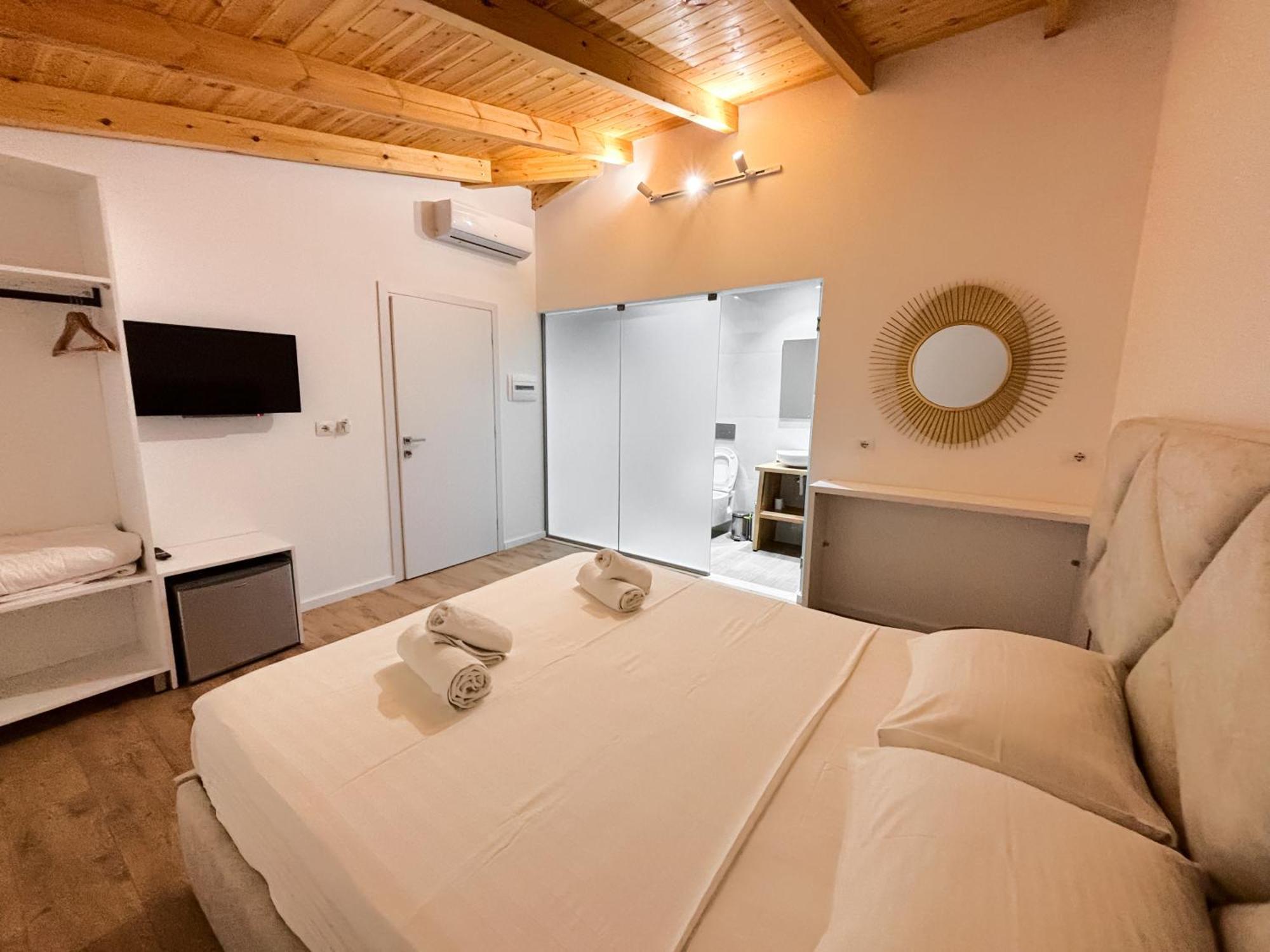 Hotel Andrea Sarandë Exterior foto